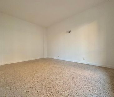 Location Appartement 3 pièces 62m² NICE 06200 - Photo 3