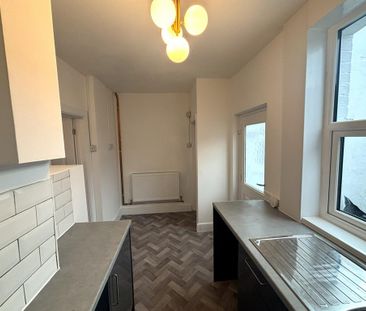 2 bedroom terraced house to rent - Photo 3