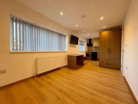 Studio to rent - Photo 2