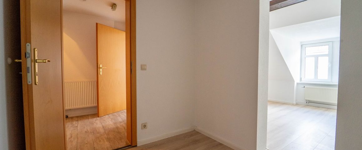 Geräumige 4 Zimmer Dachgeschosswohnung - Foto 1
