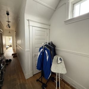 Little Burgundy - 3 Bedrooms - July 1 - Photo 2