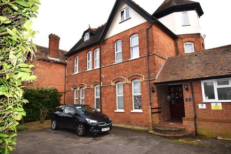 Studio to rent - Photo 2