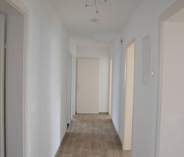 4-Zimmer-Wohnung in Oberstimm mit viel Platz! - Photo 2