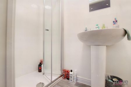 1 bedroom in a house share to rent - Photo 5