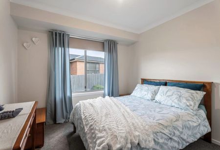 Family Home in Brighton - Photo 2
