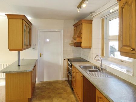 3 bedroom detached house to rent - Photo 4