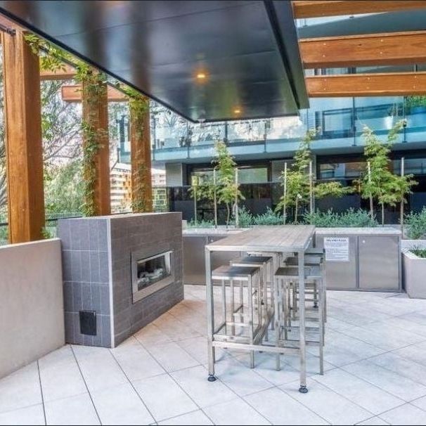 Stylish 2-Bedroom Apartment with Balcony & Modern Finishes - Photo 1