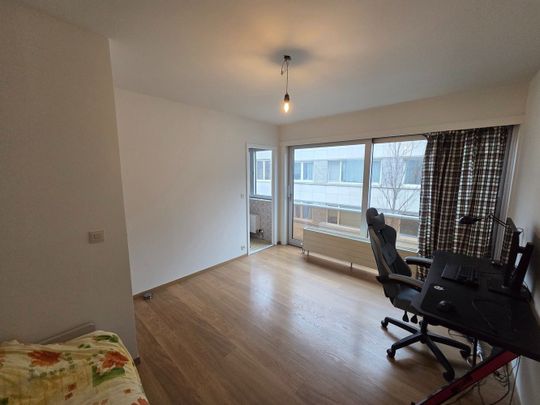 Recent gerenoveerde studio met terras in de Parkstraat 106. - Foto 1