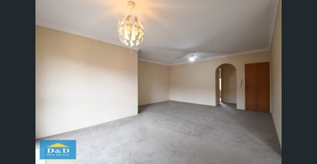 Spacious 2 Bedroom Unit. Lock Up Garage. Quiet Location. Walk to Station, Shops & Hospitals. - Photo 5