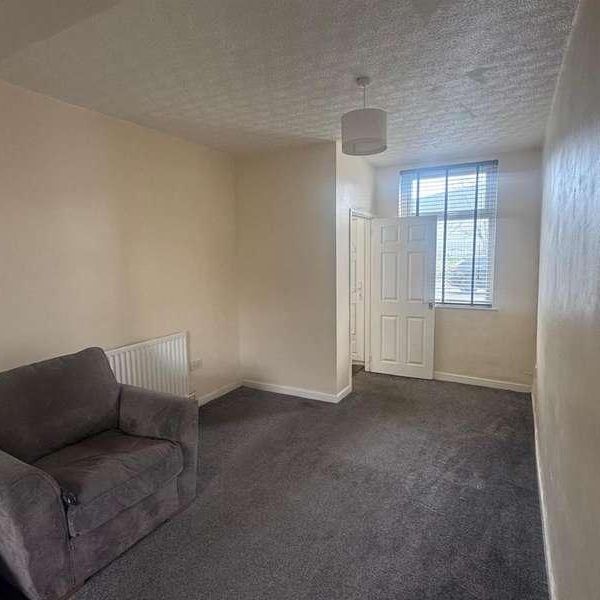 Higginshaw Lane, Royton, Oldham, OL2 - Photo 1