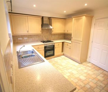 3 bedroom terraced house to rent - Photo 3