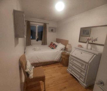 1 bedroom in a flat share to rent - Photo 5