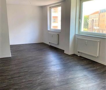 Wohnen in Stadtfeld, große helle 3-Raum Wohnung mit Abstellraum und... - Photo 1