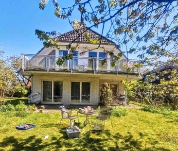 Dachgeschosswohnung in Hamburg Sasel - Photo 1