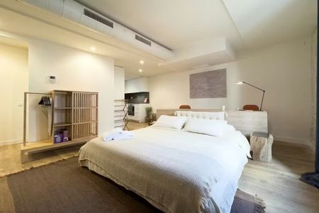 Passatge de Lluís Pellicer, Barcelona, Catalonia 08036 - Photo 3