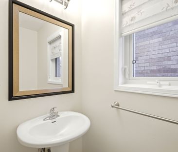 For Lease - 212 Venice Gate Drive, Vaughan, Ontario - Photo 6