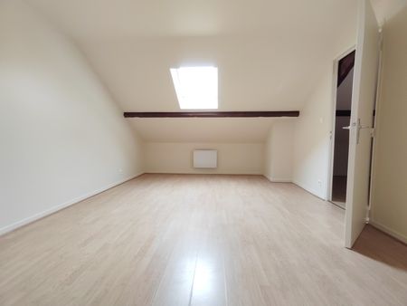 Location Appartement 4 pièces 79m² FLEURY LES AUBRAIS 45400 - Photo 5