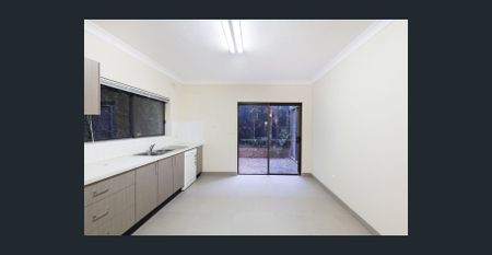 Renovated home moments to Newtown - Photo 3