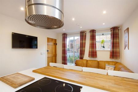 3 bedroom parking to rent - Photo 2