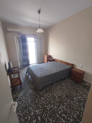 Studio/Γκαρσονιέρα για ενοικίαση Κέντρο (Ρίο) - Photo 2