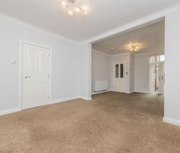 3 bed House - Mid Terrace To Let - Photo 5