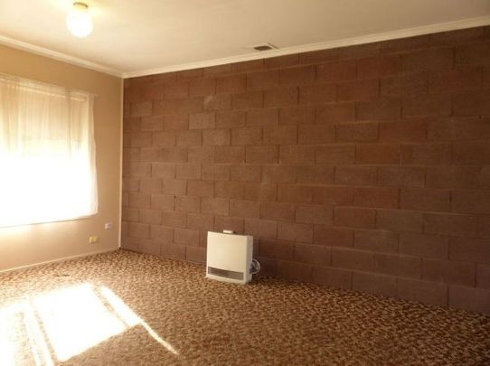 Neat & Convenient Living in Lavington - Photo 1