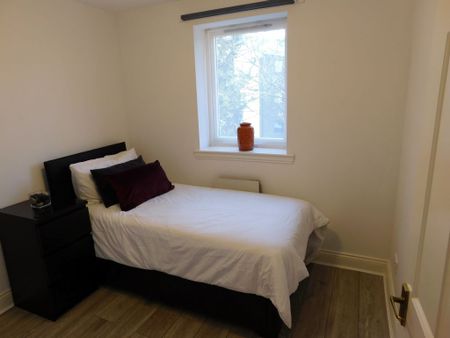 Deneside Court, Jesmond - Photo 3