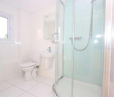 Montagu Road, Datchet, SL3 - Photo 1