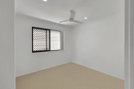 Comfortable Family Living in a Prime Urraween Location - Photo 2