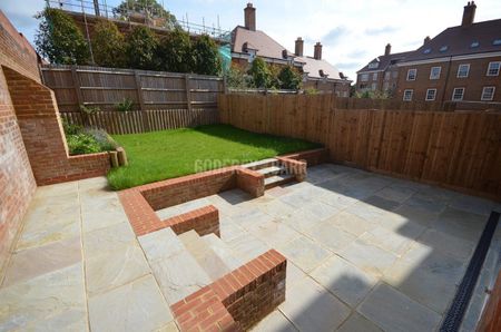 Ashridge Close Finchley N3 - Photo 3