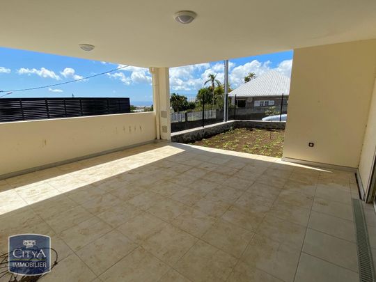 Location Appartement 4 pièces 114m² STE CLOTILDE 97490 - Photo 1