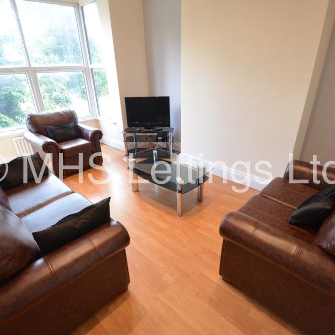 7 Bedroom Mid Terraced House for rent in High Cliffe - Photo 1