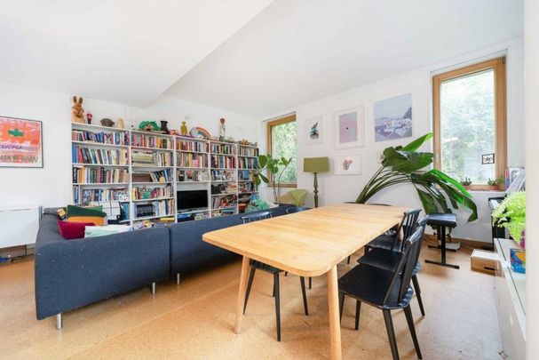 Camden Mews, Camden, NW1 - Photo 1