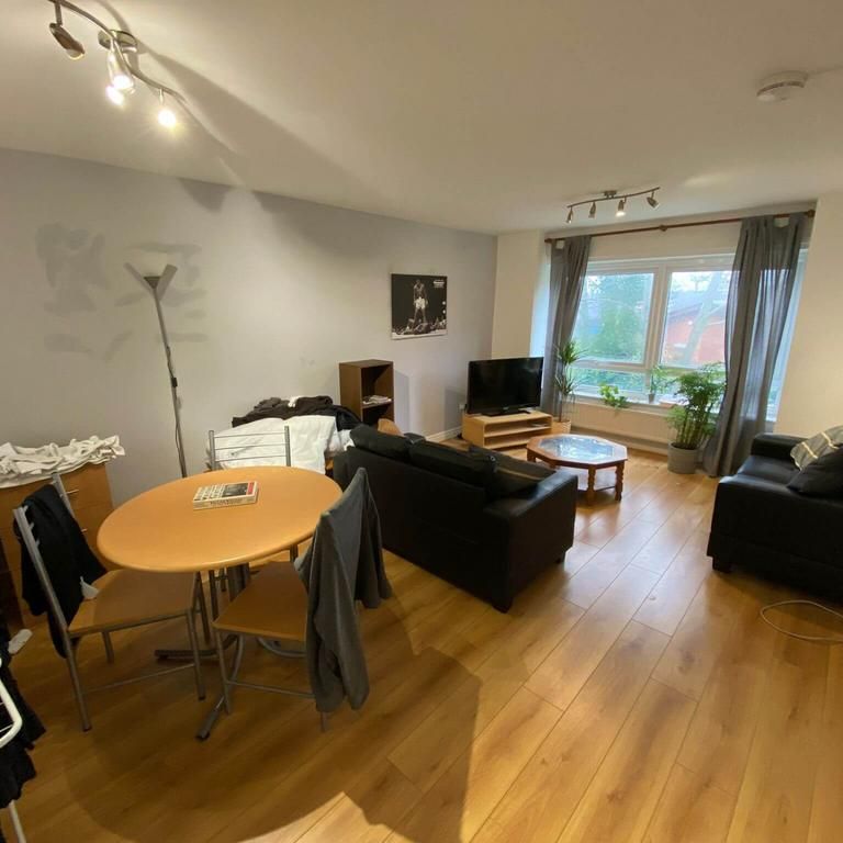 2 bedroom flat to rent - Photo 1