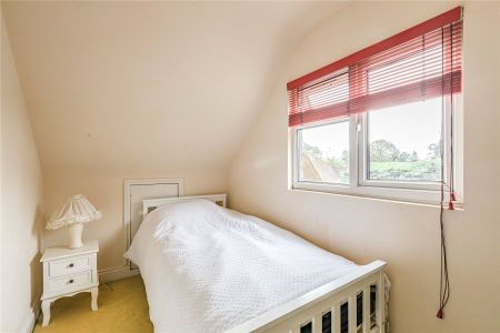 Ongar Close, Addlestone, Surrey, KT15 - Photo 5