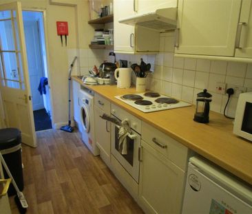 6 bedroom terraced house to rent - Photo 4