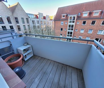 Zentrale Lage: Gepflegte 2-Zimmer-Wohnung mit Balkon in der Lübecke... - Photo 1