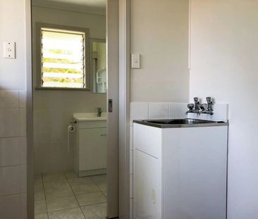 Walk to schools - Photo 5