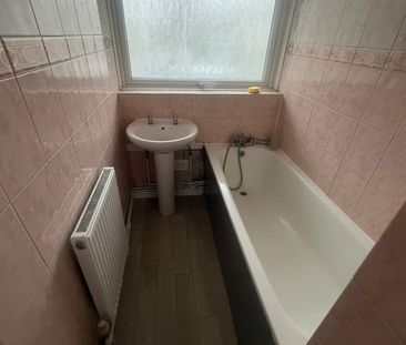 Room in a Shared House, Elmore House, SW9 - Photo 1