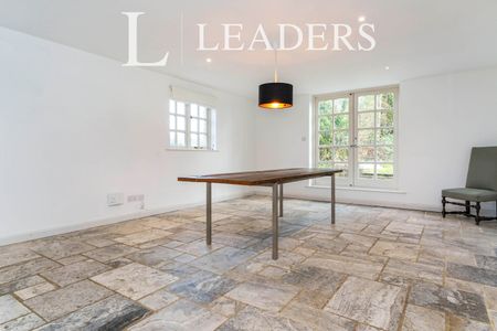 4 bedroom house to rent Coates, Cirencester, GL7 - Photo 2