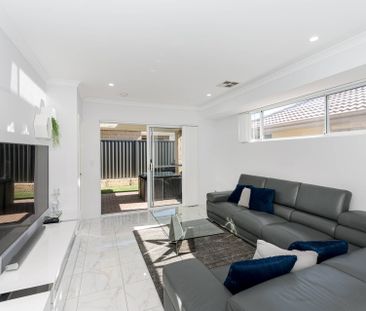 Modern Family Haven - Photo 4