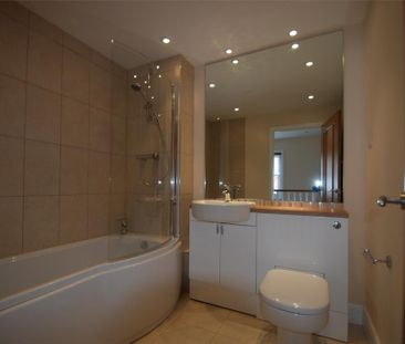 2 bedroom end of terrace house to rent - Photo 5