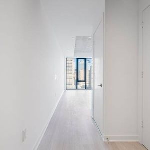 Dundas & McCaul - Brand new bachelor for RENT - Photo 2