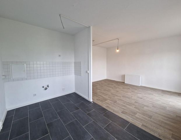„Treppe statt Laufband - dafür mit Balkon: 5. Etage, 1 Zimmer, 0 Ausreden - Photo 1