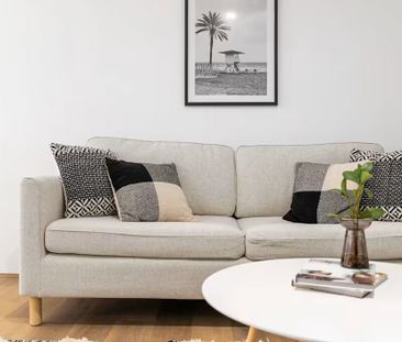 Rockingham - Photo 1