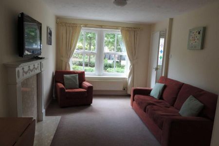 5 bedroom private hall to rent - Photo 2
