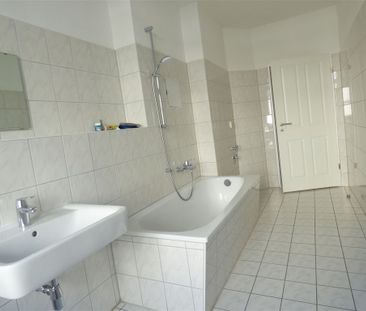 Familien aufgepasst!!! - 3-Raum Whg. in Gohlis, Bad mit Fenster, Wa... - Photo 3