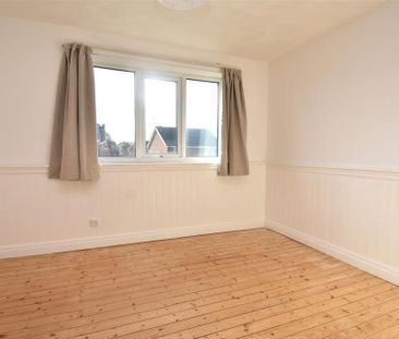 2 bedroom semi-detached house to rent - Photo 4