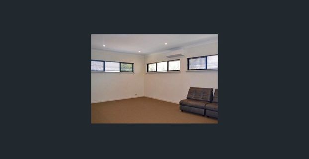 1(upstairs)/39 Arnold Crescent, Kardinya, WA 6163 - Photo 1