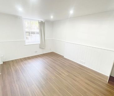 Studio Flat, Pavilion Parade, Brighton - Photo 3